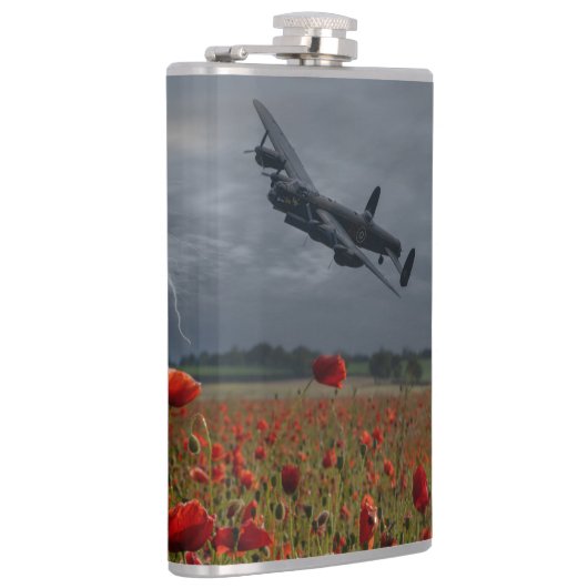 Lancaster Bomber über einem Mohnfeld Flachmann (Rechts)