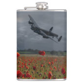 Lancaster Bomber über einem Mohnfeld Flachmann (Vorderseite)