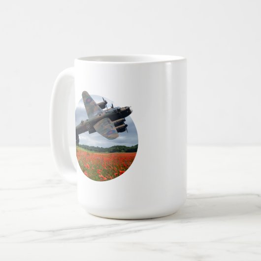 Lancaster Bomber über einem Mohnfeld Kaffeetasse (Vorderseite Links)