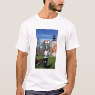 Land 11 T-Shirt