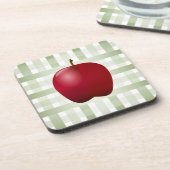 Land Apple mit grünem kariertem Untersetzer (Linke Seite)