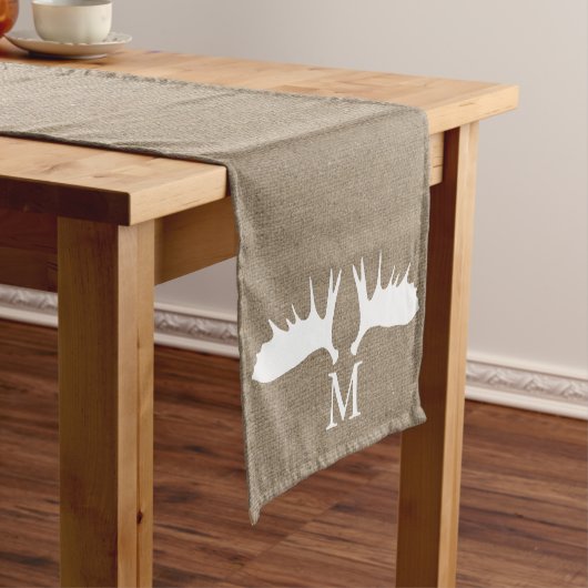 Land Burlap White Elche Antler Mit Monogramm Kurzer Tischläufer (Beispiel)