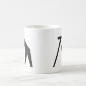 Land-Feldmesser bei der Arbeit Kaffeetasse (Mittel)