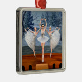 Land of Snow Dancing Ballerina’s Ornament Aus Metall (Rechts)