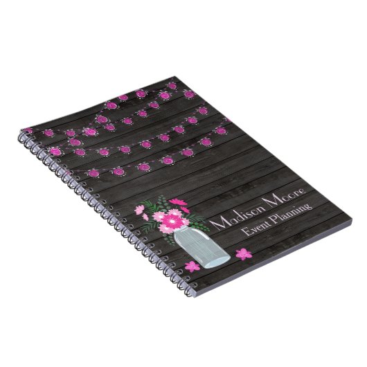 Land-schickes Licht reiht Event-Planer auf Notizblock (Rechte Seite)