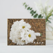 Land / Stallhochzeit RSVP - Daisy Bouquet & Hay Karte (Stehend Vorderseite)