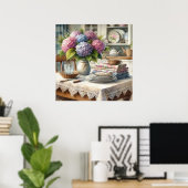 Landhausküche mit Hortensienblumen Poster (Heimbüro)