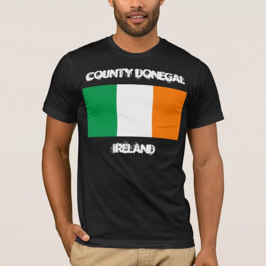 Landkreis Donegal, Irland mit irischer Flagge T-Shirt (Vorderseite)