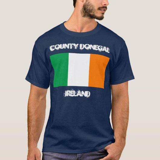 Landkreis Donegal, Irland mit irischer Flagge T-Shirt (Vorderseite)