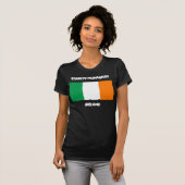 Landkreis Monaghan, Irland mit irischer Flagge T-Shirt (Vorne ganz)