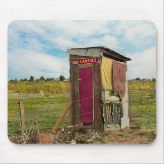 Ländlich - Outhouse - Freie Bonbons 1939 Mousepad