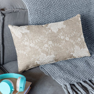 Ländlich rustikale beige Jute und weiße Spitze im Lendenkissen