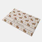 Ländliche Hasen und Karotten Beige Gingham Frühlin Fußmatte (Schrägansicht)