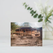 Ländliche Hütte aus Holz mit Tieren, Laos Postkarte (Stehend Vorderseite)