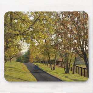Ländliche Straße durch die Bluegrass-Region von Ke Mousepad