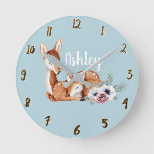 Ländliche Vintage-Hirsch-Wald-Blumen-Kinderzimmer- Runde Wanduhr