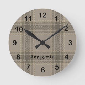 Ländlicher Beiger Grauer Karo-Tartan im Farmhouse- Runde Wanduhr