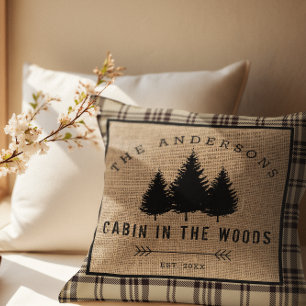 Ländlicher Familiennamen-Cabin im Waldstil Kissen