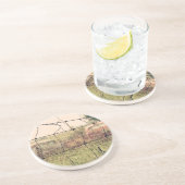 Ländlicher Junkyard, Vechicles, die auf einem Feld Getränkeuntersetzer (Seite)