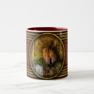 Ländlicher Raum - Outhouse - Wassergefahr 1938 Zweifarbige Tasse