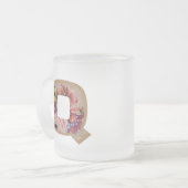 Ländliches Blumeninitial Q Monogramm Mattglastasse (Vorderseite Links)