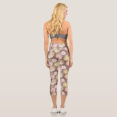 Ländliches Boho-Asphalt-Blumenmuster  Capri Leggings (Rückseite)