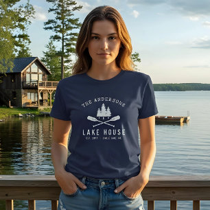 Ländliches Haus am See Familienname Boot Ruder Bäu T-Shirt