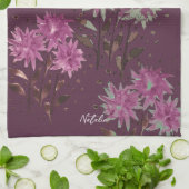 Ländliches modernes lila florales Monogramm Geschirrtuch (Gefaltet)