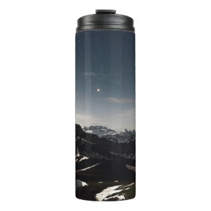 LANDSCAPE FOTOGRAFIE DES SCHWARZEN UND WEISSEN BER THERMOSBECHER