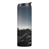 LANDSCAPE FOTOGRAFIE DES SCHWARZEN UND WEISSEN BER THERMOSBECHER (Nach links gedreht)