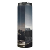 LANDSCAPE FOTOGRAFIE DES SCHWARZEN UND WEISSEN BER THERMOSBECHER (Rückseite)