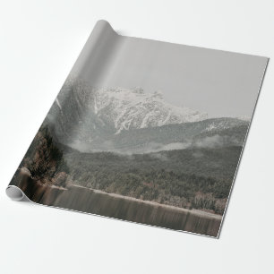LANDSCHAFT AUS BÄUMEN UND BERG GESCHENKPAPIER