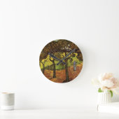 Landschaft, Bäume und Figuren von Vincent van Gogh Runde Wanduhr (Zuhause)