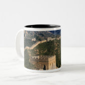 Landschaft der Großen Mauer, Jinshanling, China Zweifarbige Tasse (Vorderseite Links)