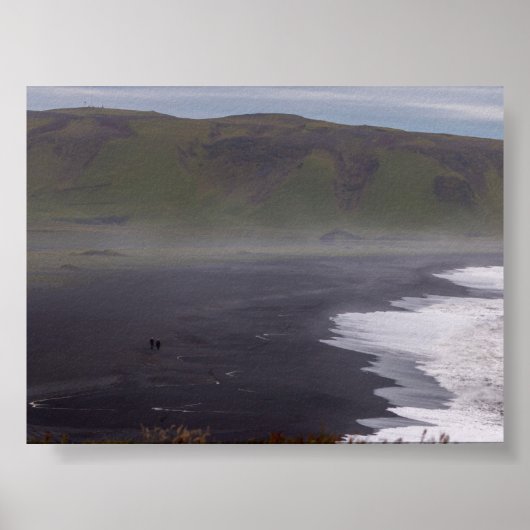 Landschaft des schwarzen Strandes in Island Poster (Vorne)