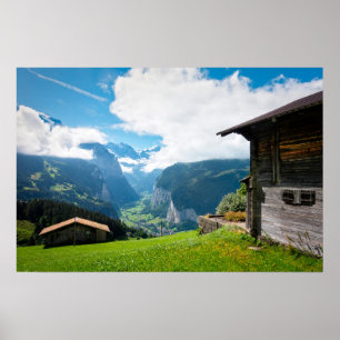 Landschaft im Lauterbrunnen-Tal in der Schweiz Poster