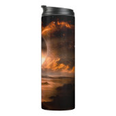 Landschaft in fantasievoller Alien mit flammendem Thermosbecher (Nach rechts gedreht)