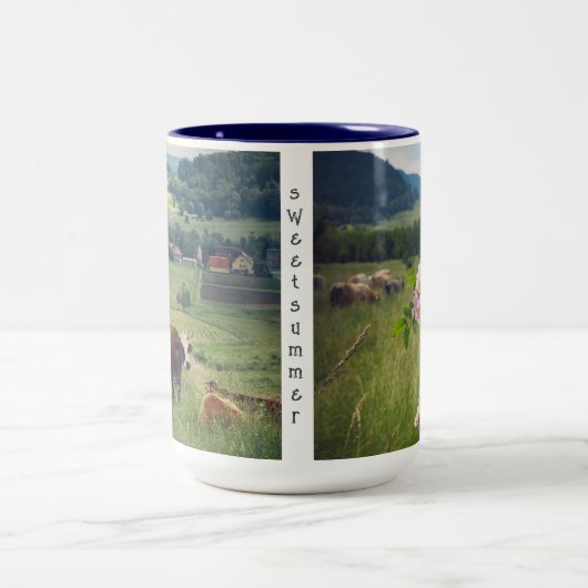 Landschaft mit Kühen Zweifarbige Tasse (Mittel)