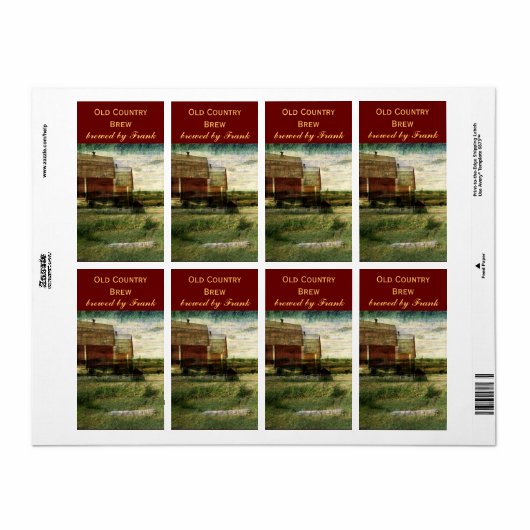 Landschaft mit roten Scheunen Bierflaschen (Vorne)