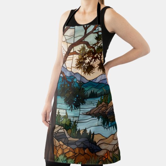 Landschaft mit rustikaler Bergkette in Buntglasopt Schürze (InSitu)