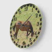 Landschaft Pferd Colt Foal Baby Eating Gras Große Wanduhr (Winkel)