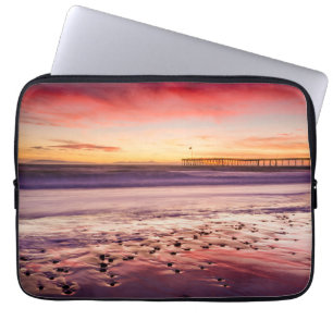 Landschaft und Pier bei Sonnenuntergang, CA Laptopschutzhülle