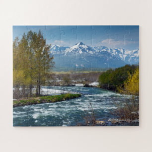 Landschaft von schroffem Fluss des Frühlinges Puzzle