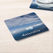 Landschaftlich schwimmendes Foto mit Text Rechteckiger Pappuntersetzer (angewinkelt)