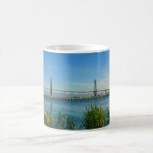 Landschaftliche Arthur Ravenel Bridge Kaffee Tasse (Mittel)
