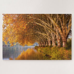 Landschaftliche Aussicht auf den Herbst mit golden Puzzle