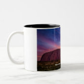 Landschaftliche Fotografie - Uluru bei Sunset Zweifarbige Tasse (Links)