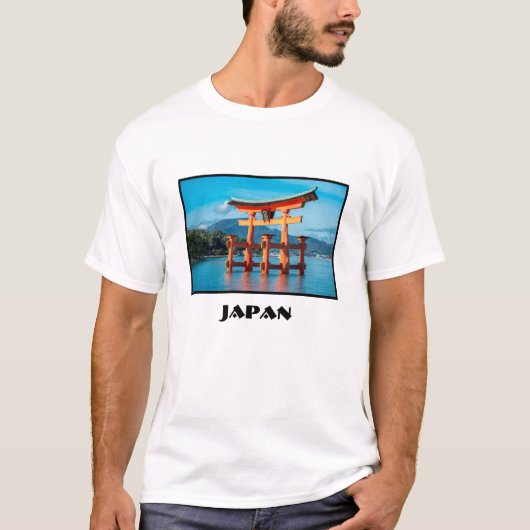 Landschaftliche Landschaft mit dem japanischen Tor T-Shirt (Vorderseite)
