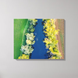 Landschaftliche Landschaft mit See & Bäumen im Her Leinwanddruck