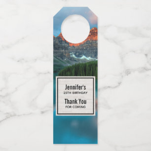 Landschaftliche Landschaftsfotografie über Berg un Flaschenanhänger